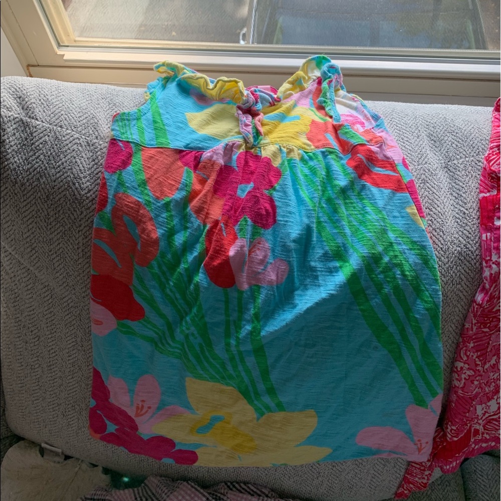 Lilly Pulitzer 4/5 dress t shirt material